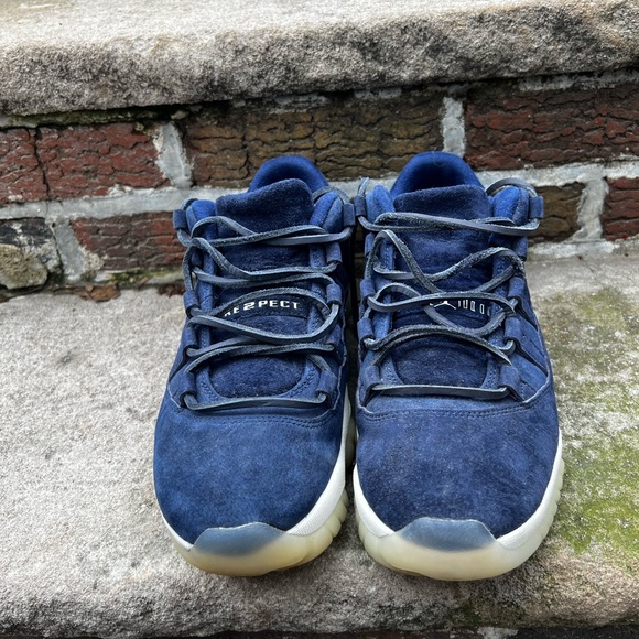 Jordan 11 Low Re2pect - Picture 2 of 4